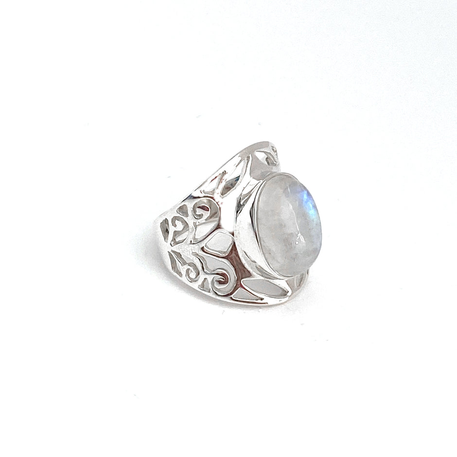 Grand Filigree Oval Moonstone Ring