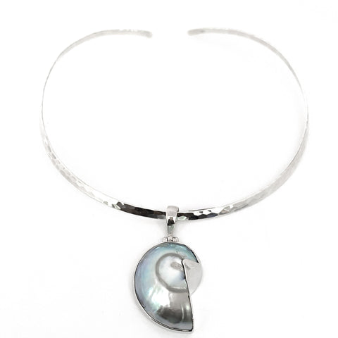 Nautilus Mother of Pearl Pendant Set